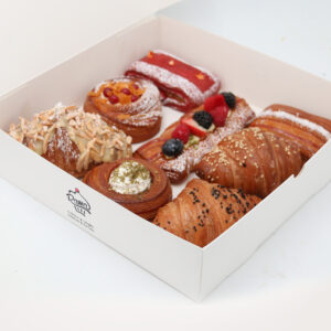 بوكس كرواسون (8 قطع)